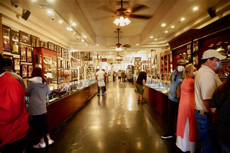 gold&silver pawn shop